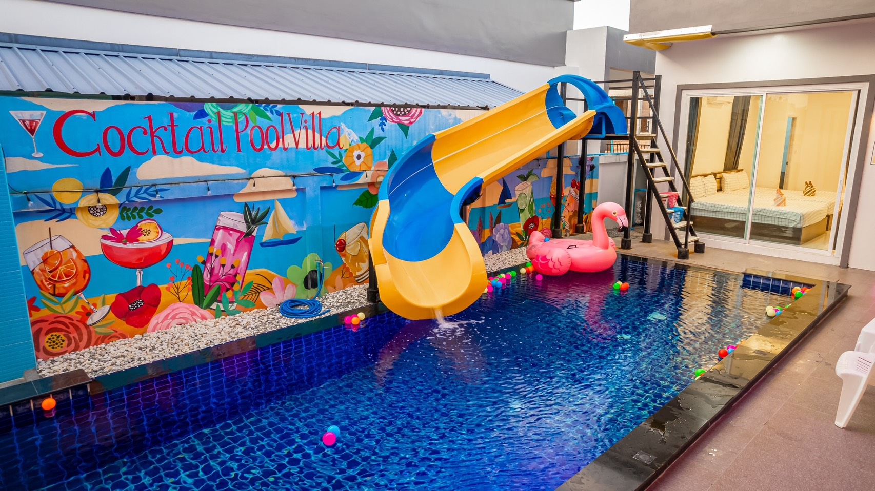 Cocktail Poolvilla นาจอมเทียน